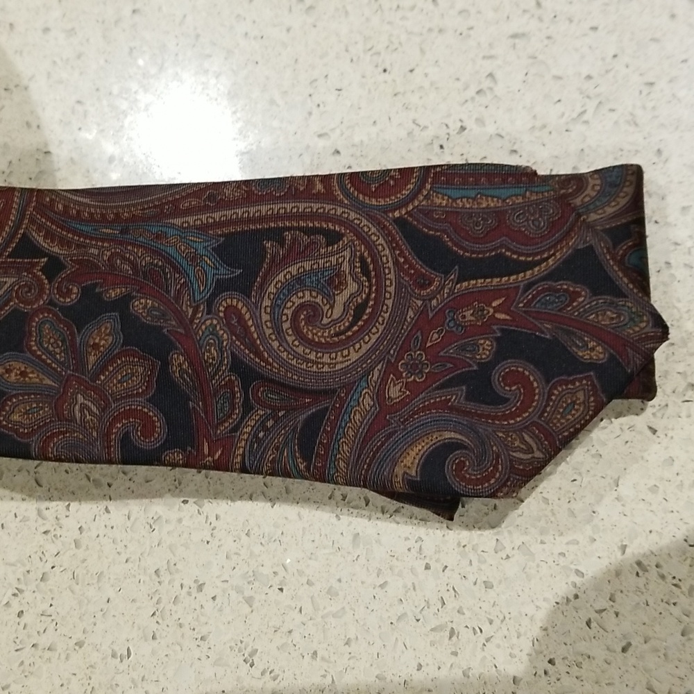 Blackstone's tie EUC paisley